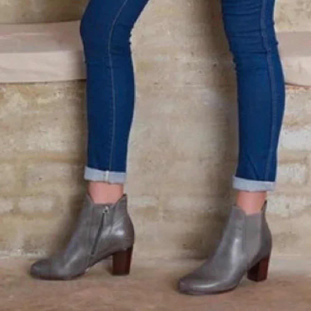 Frye Nora Zip Short Bootie